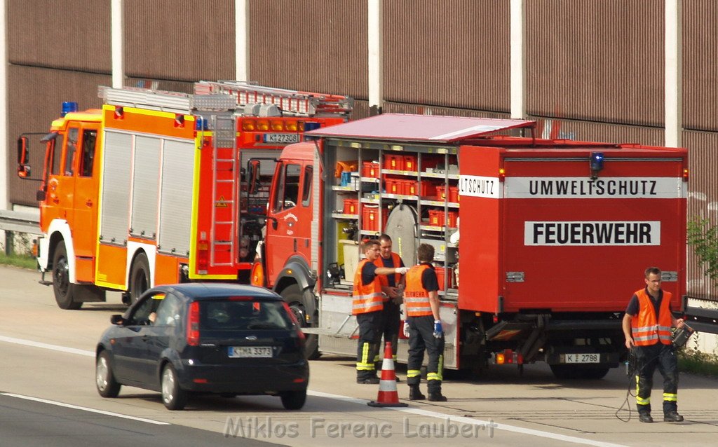 A 3 Rich Oberhausen LKW Tank undicht    P66.JPG